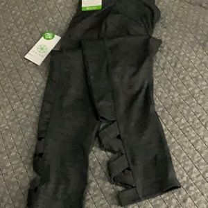 Gaiam Women’s M Grey Performance Capri Yoga Pants with Lattice on Calf